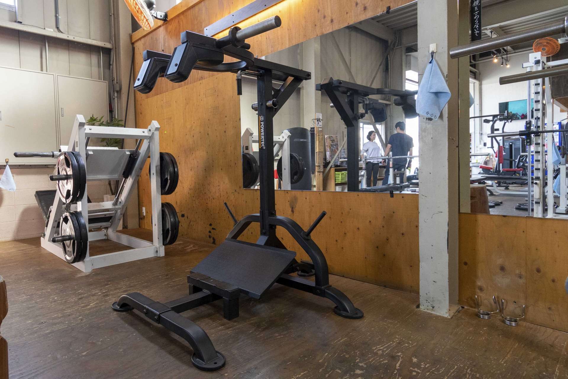 【マシーン】スクワットマシーン